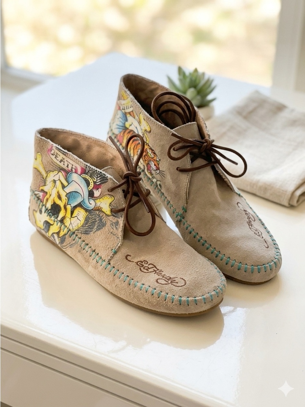 Vintage Y2K Ed Hardy Suede Graphic Moccasins Booties – Tan/Teal